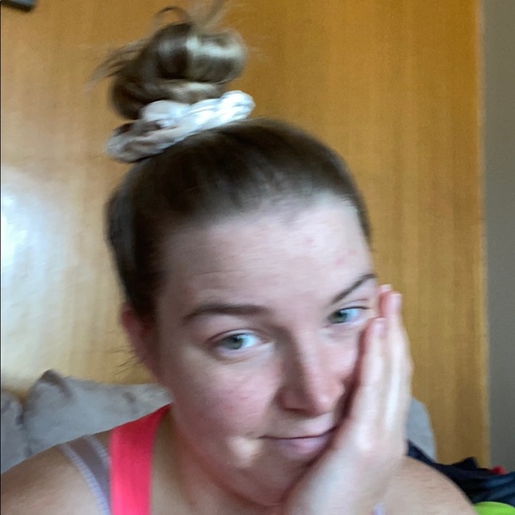 Meet your Posher, Danielle - Picture 1 of 1